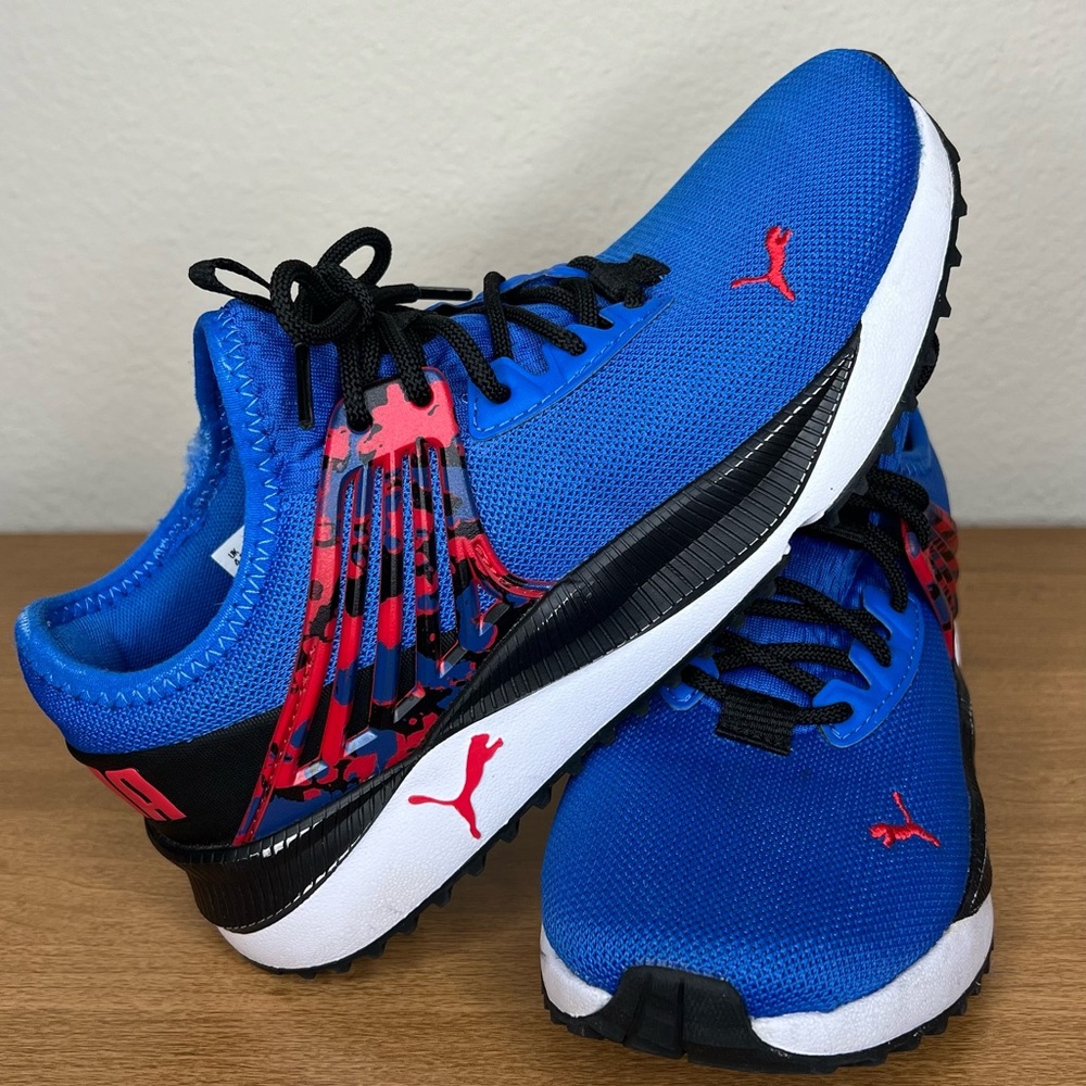 Boys Puma Sneakers Sz 4.5